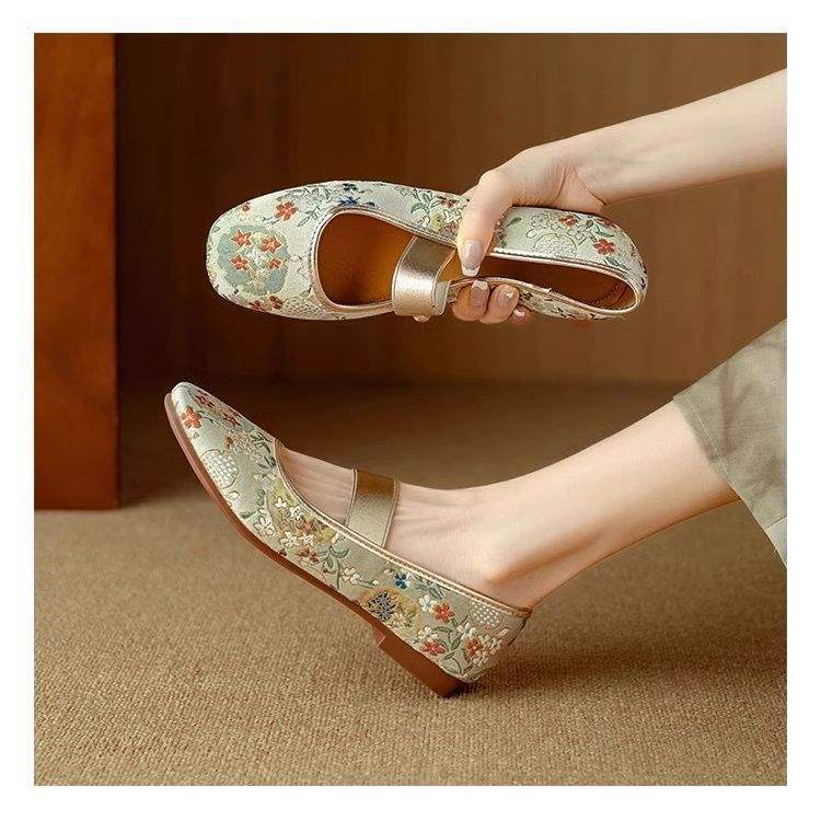2025 New Autumn Chinese Style Cheongsam Flat-bottomed Hanfu Embroidered Flat Shoes Embroidered Square Head Single Shoes Mary Jane Shoes