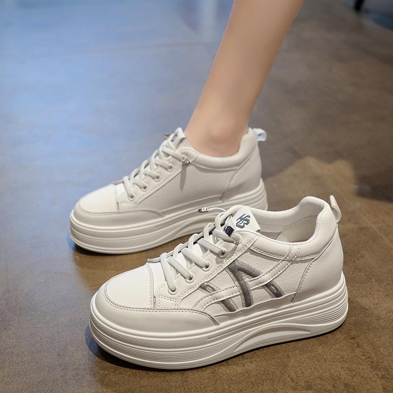 Korean version of imitation leather little white shoes women's 2025 summer and autumn new lace-up soft sole soft surface fashion versatile sports