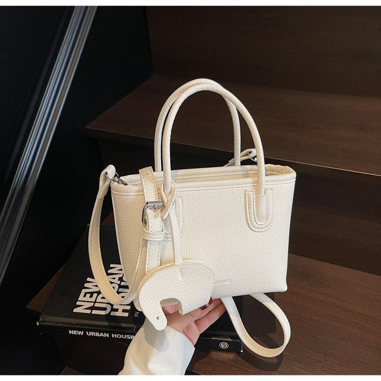 Fashion Trend Handbag Women's Summer New Messenger Bag Women's Commuting Simple and Versatile Casual Shoulder Bag