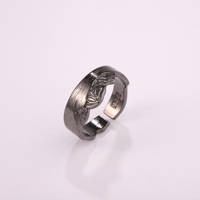 Adjustable Unisex Vintage Oxidized Copper Silver-Plated Geometric Ring With Hand-Carved Leshan Motif