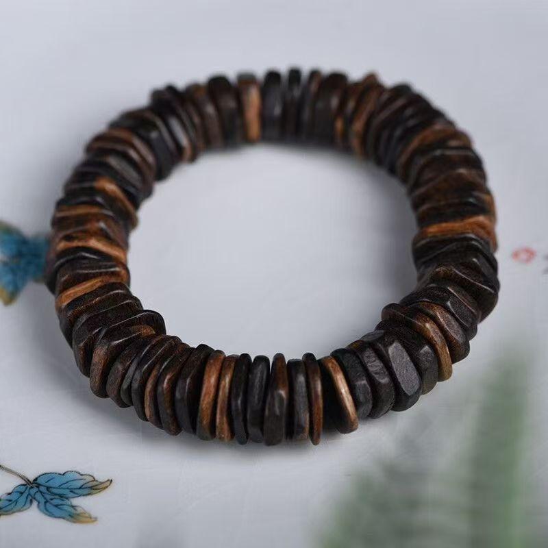 

Natural Dala Gan Agarwood Beads Irregular Shape Bracelet, Old Material High Oil Content, Wooden Cultural Bracelet for Women and Men Large-sized natural-shape