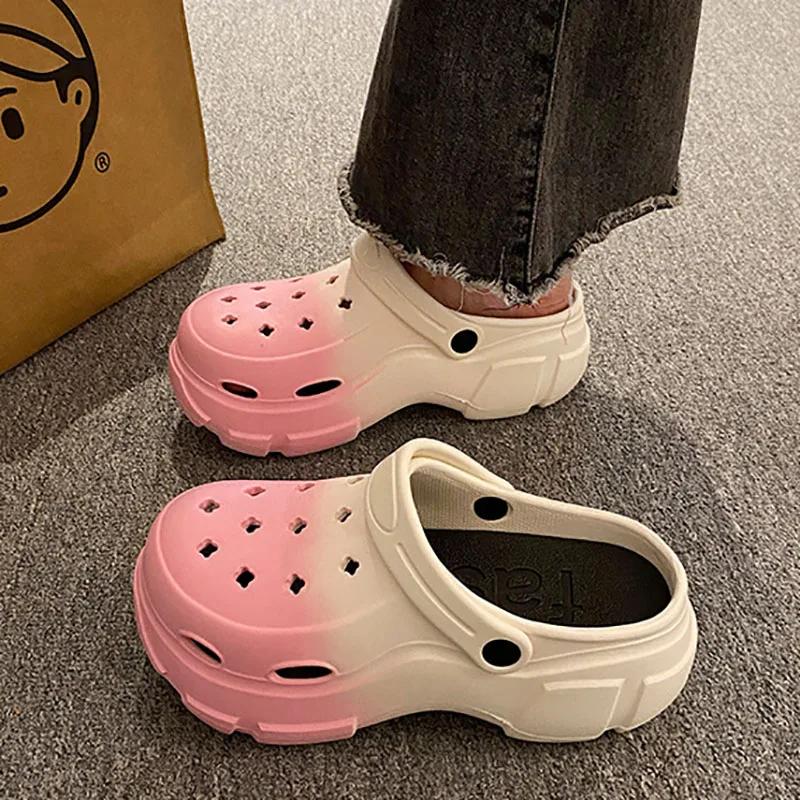 Yaz Terliği Kadın bahçe ayakkabıları Moda Delikli Terlikler Kadın EVA Kaymaz Ev Terlikleri Karikatür Komik Kadın Ayakkabıları