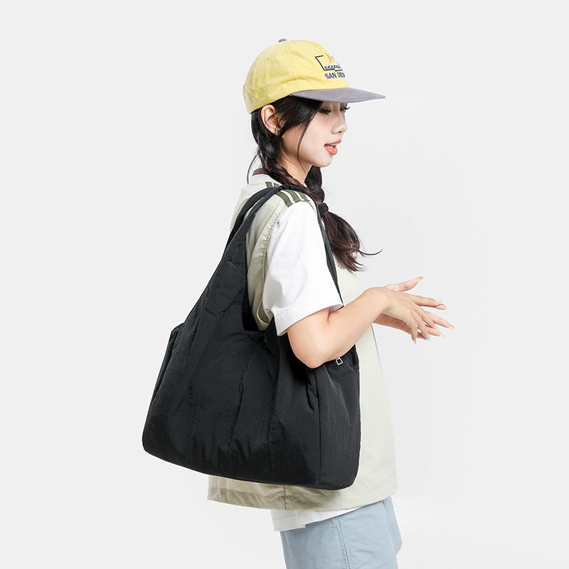 Large capacity bag women's fashion casual simple shoulder underarm bag niche design commuter bag
