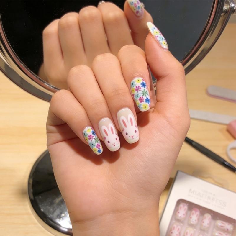 ABS Material Short Square Artificial Nail Featuring Rabbit Patterns And Floral Art For Festive Occasions