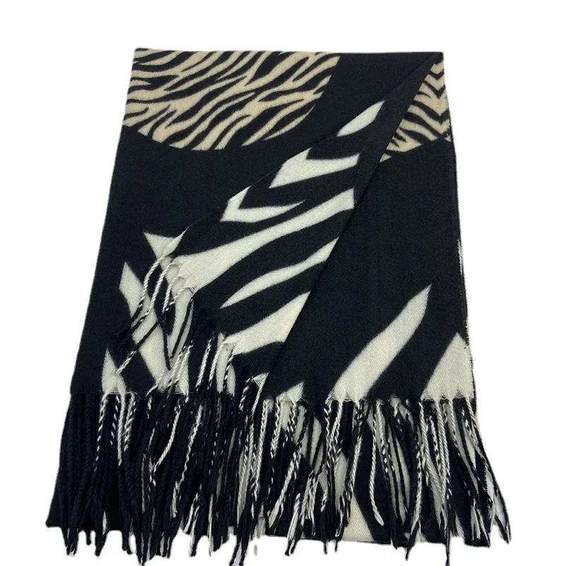 Damen Europäischer und Amerikanischer Stil Kamelmuster Doppelseitiger Druck Warmer Fransen-Schal Herbst und Winter Warmer Halsschal Wer