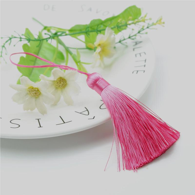 8 cm Kurzer Dicker Quaste Geschlossen Anti-Falten Vertikal Eis-Seide Kleine Quaste Hängendes Ohr Lesezeichen Kleidung Haarnadel Quaste Ohr