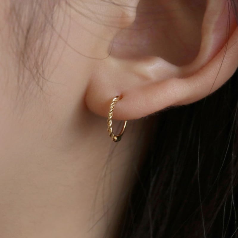Less Is More 14K Gold One-touch Twist Earring