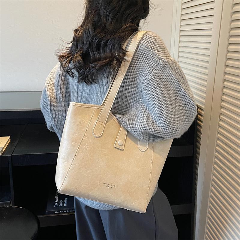Classic Leather Tote Bag with Top Handle Large Capacity Everyday Fashion Shoulder Bag for Women