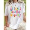 Camiseta Casual Deportiva para Mujer con Estampado Creativo y Divertido de Ojos de Monstruo Coloridos en Inglés, Cuello Redondo, Mangas Cortas, Cómodo Top de Verano