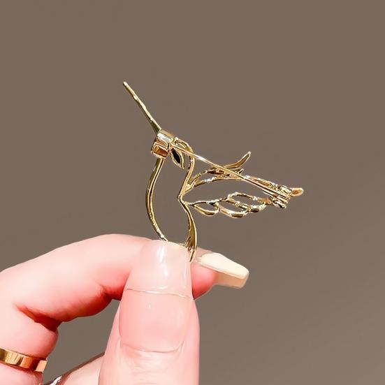 Bird Brooch Strong Pin High-Quality Alloy Durable Anti-Oxidation Hollow Hummingbird Shape Lightweight Elegant Women Outfit Accessories Gift Brooch Pin