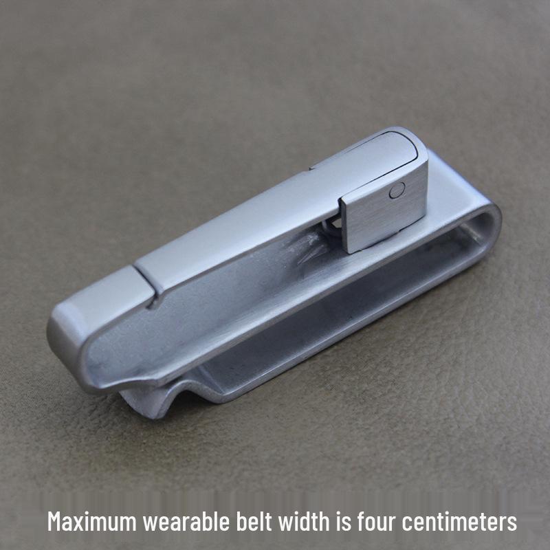 Handgefertigter Edelstahl-Schlüsselanhänger mit Leder-Gürtelschlaufe - Klassisches Sportaccessoire für Herren