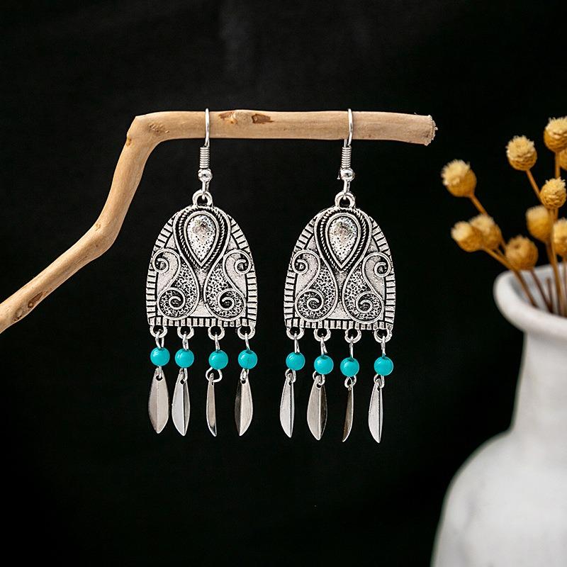 Bohemian fringed turquoise earrings, retro few earrings, personalized temperament earrings.