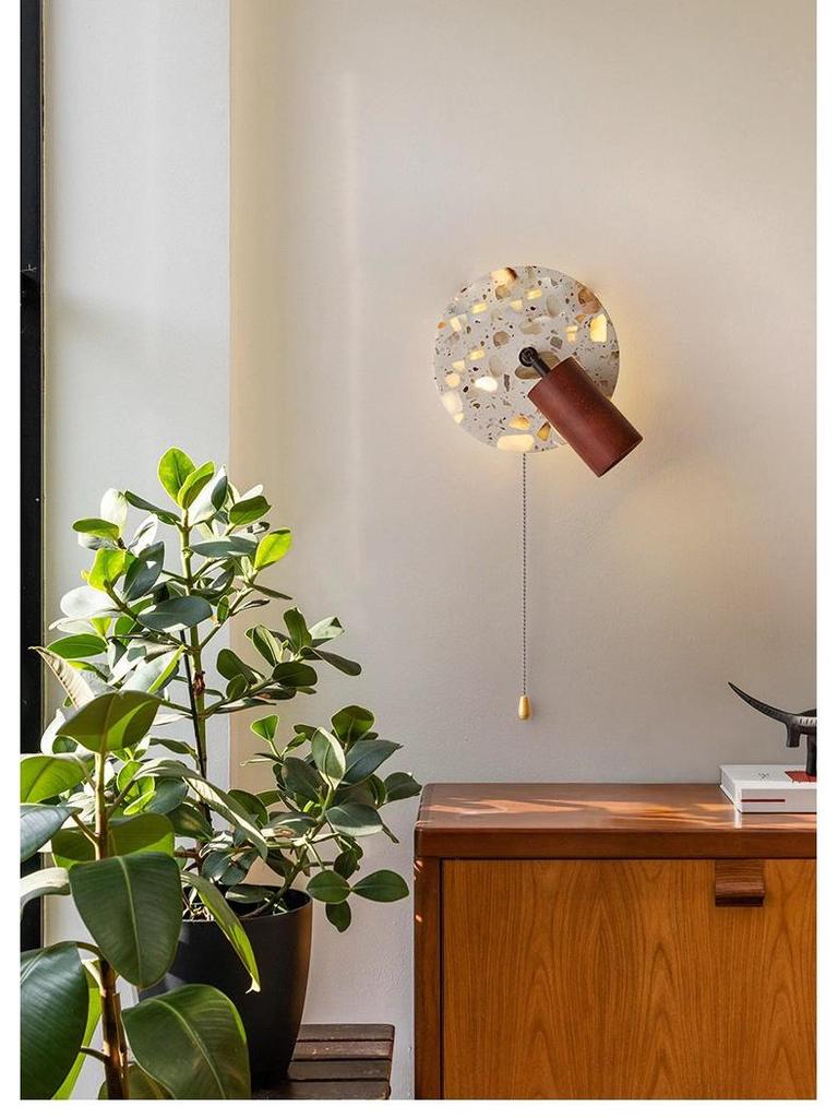 Nordische drehbare transluzente Stein-LED-Wandleuchte für Schlafzimmer im Wabi-Sabi-Stil, Nachttisch, Eingang oder Balkon.