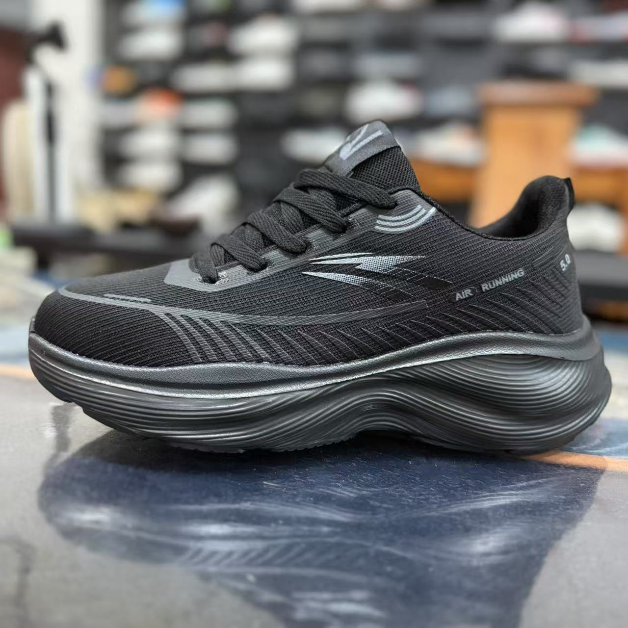 

2025 autumn new men s and women s shoes casual sports shoes fashionable versatile mesh breathable lightweight trendy running shoes 36