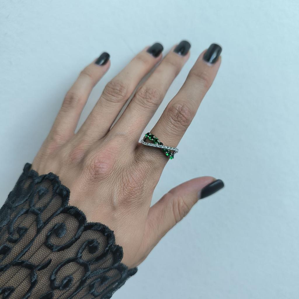 Серебряное кольцо с изумрудом nano 0.842ct, вес изделия 3,26 гр (2192152)