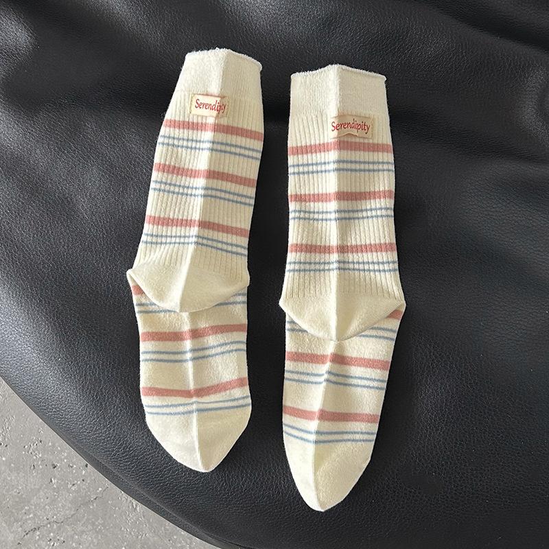 Ladies Spring & Fall Casual Pinstripe Heel Cloth Label Boneless Mid Barrel Pile Cotton Socks