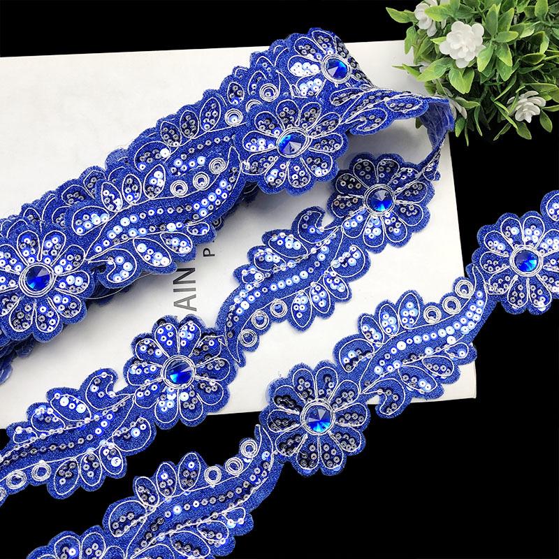 6cm Self-Adhesive Iron-On Floral Lace Strip with Colorful Sequins for Clothing Decoration