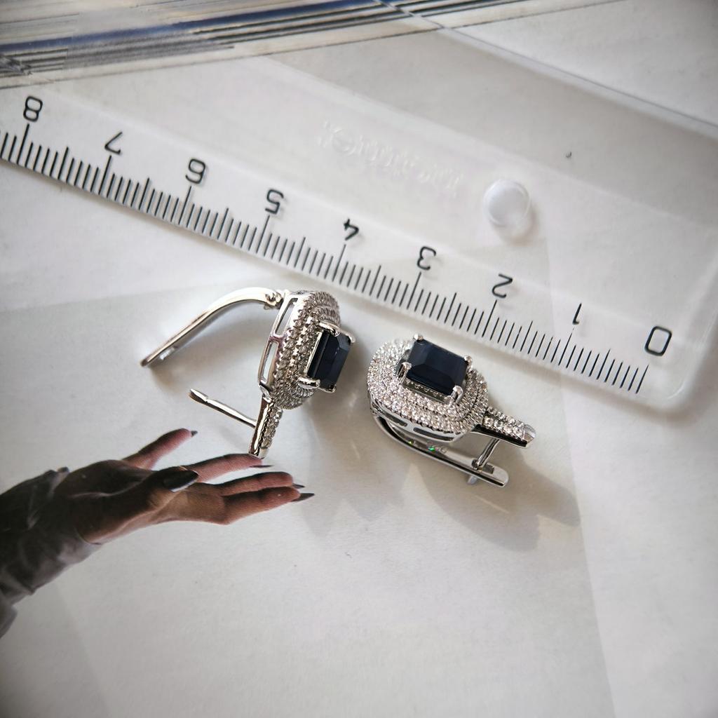 Серебряные серьги с натуральным сапфиром 5.717ct, фианитами (2202585)