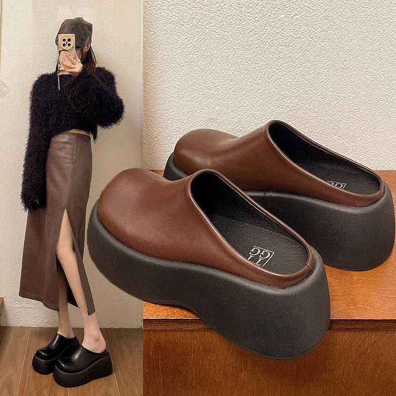 2025 super Feuer erhöhende Hausschuhe Damen tragen Plateau neu halb Frühling und Herbst Muller Schuhe Tasche Kopf und faule Schuhe