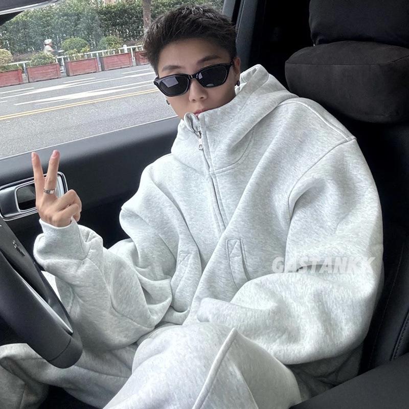 

Унісекс осінньо-зимовий костюм-двійка: Вільна куртка з капюшоном, світшот та однотонні спортивні штани прямого крою M