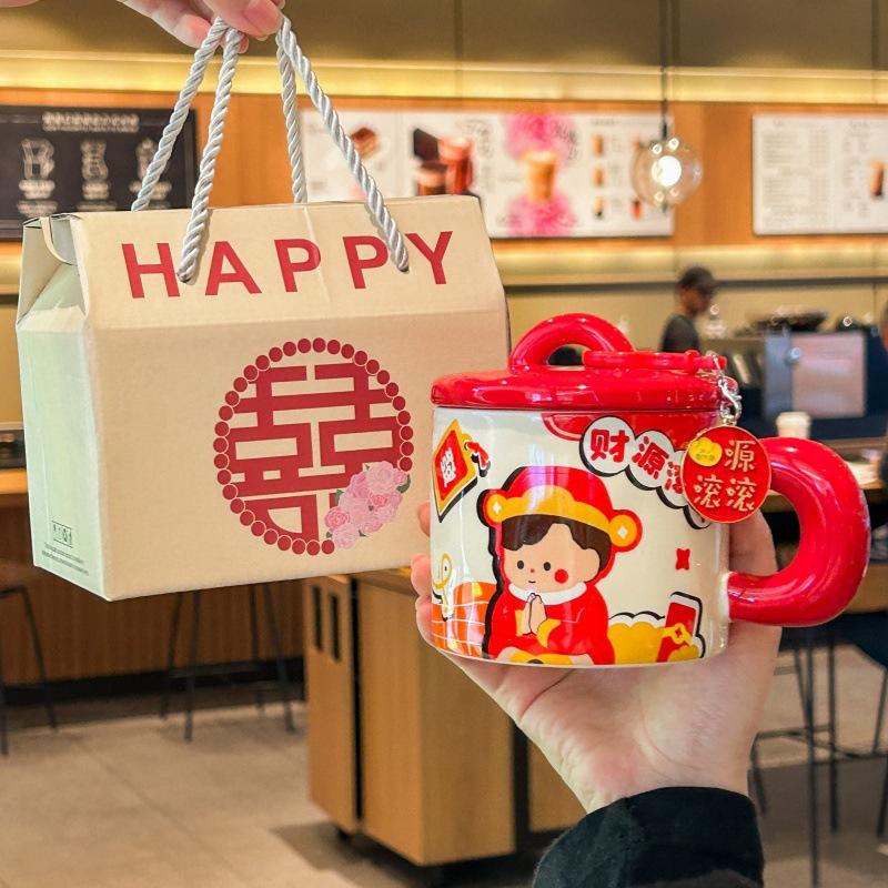High-value Cute Festive Boys and Girls Drinking Cup Couple Ceramic Mug with Lid Spoon for Girls' Birthday Gifts