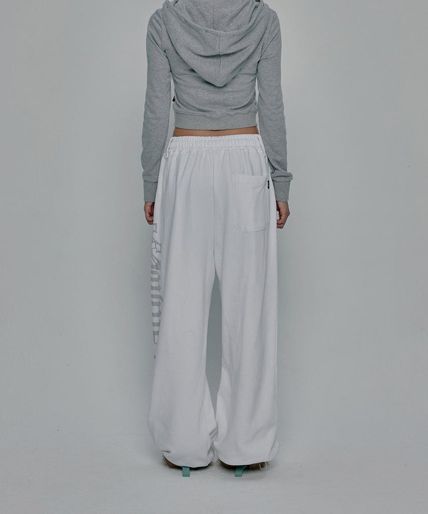 Gillaakaibeu Side Cross Logo Sweatpants_White