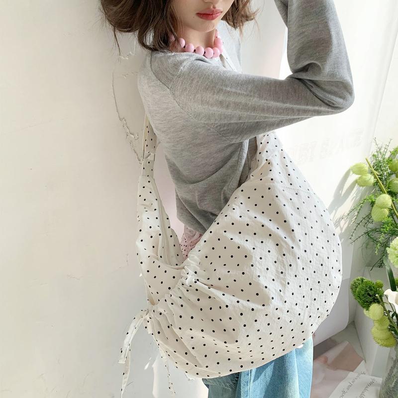 Korean Fashi Polka Dot Shoulder Bag Women Pleated Dumpling Bag Lightweight Large Capacity Shoulder Bag Zippered Crossbody  Bag