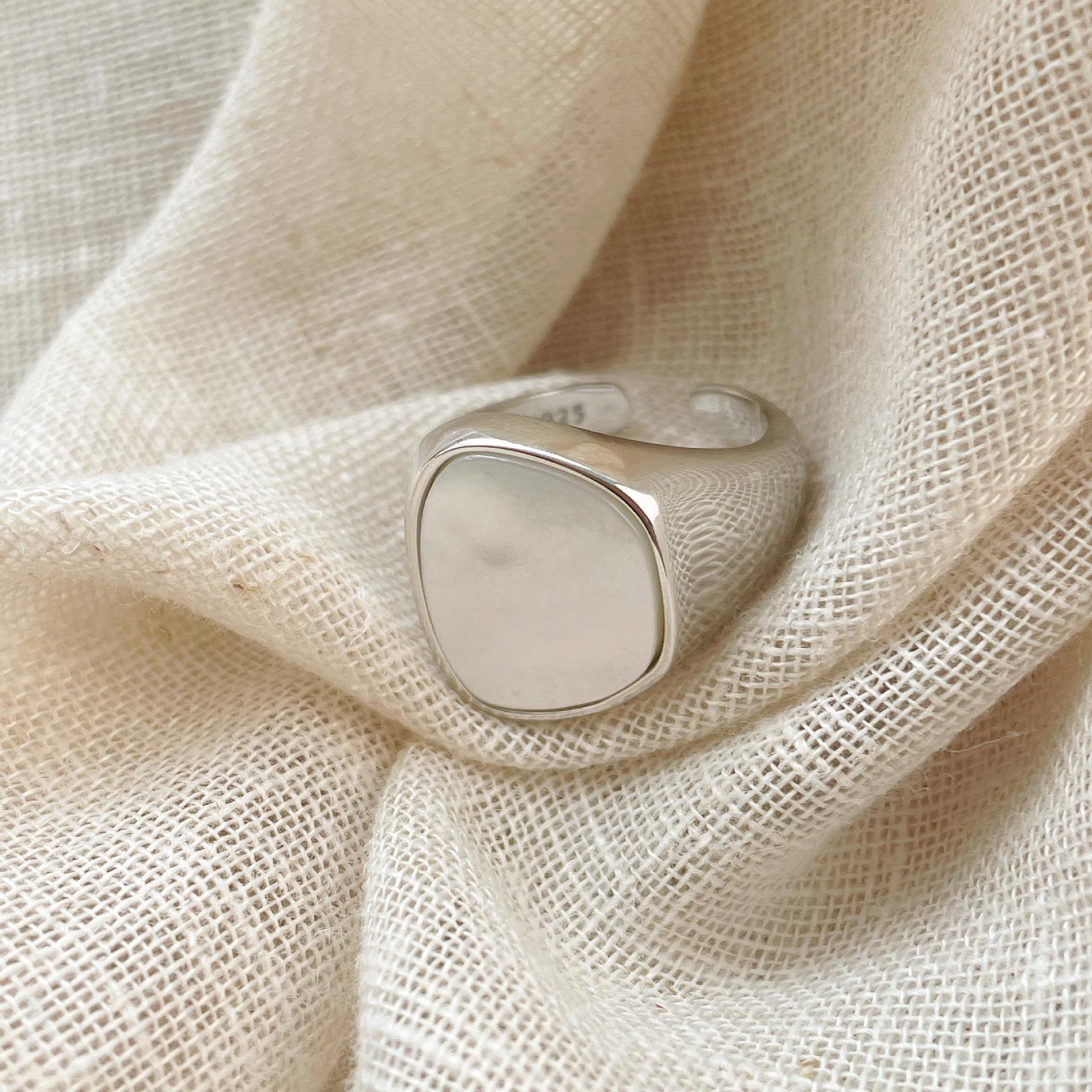 

925 Sterling Silver Unique Shell Stone Ring For Women Jewelry Finger Adjustable Open Vintage Gold Ring For Party Birthday Gift resizable