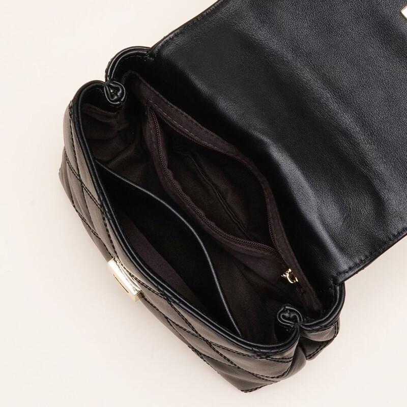 Dou Xiaozhu Napa Leather Diamond Quilted Handbag