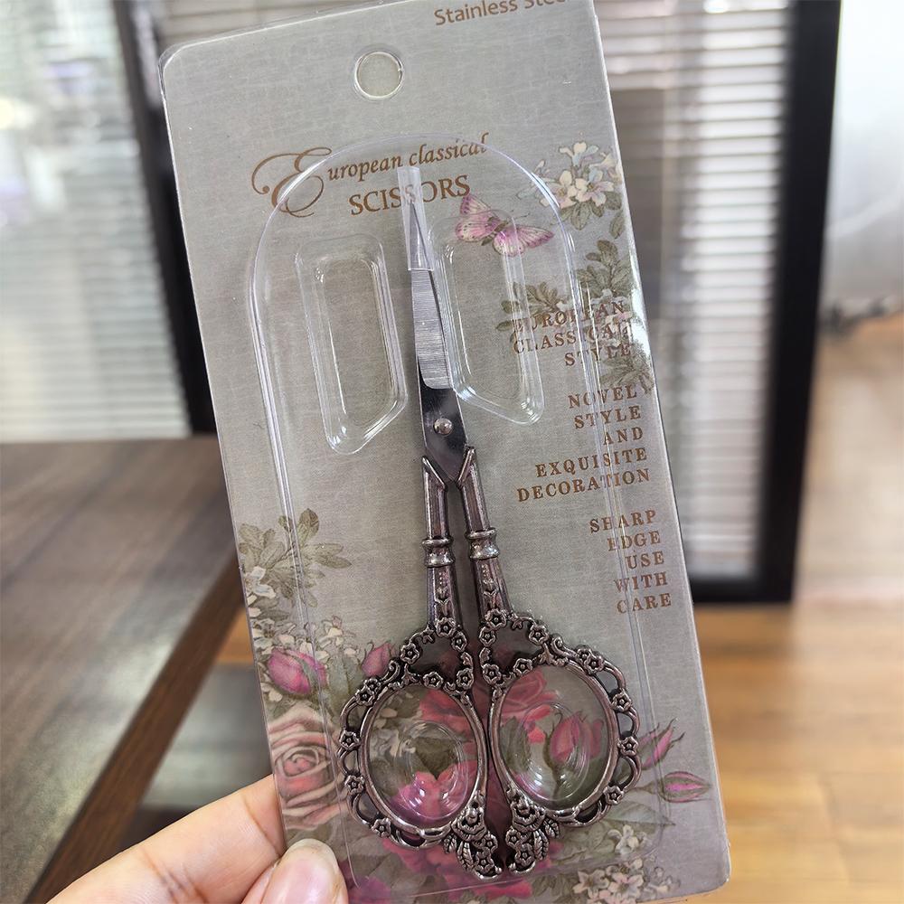 1Pc Classic Vintage Style Scissors for Nail Art Small Professional Sewing Fabric and Crafts At Home Stainless Steel Nail Tools