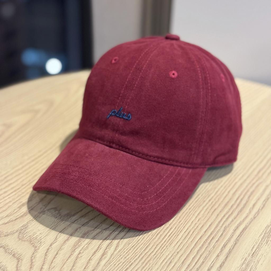 Bestickte Mütze mit weichem Oberteil, schlank machende Baseballkappe für Damen, Herbst und Winter, warm gebürstet, altersreduzierende Schirmmütze