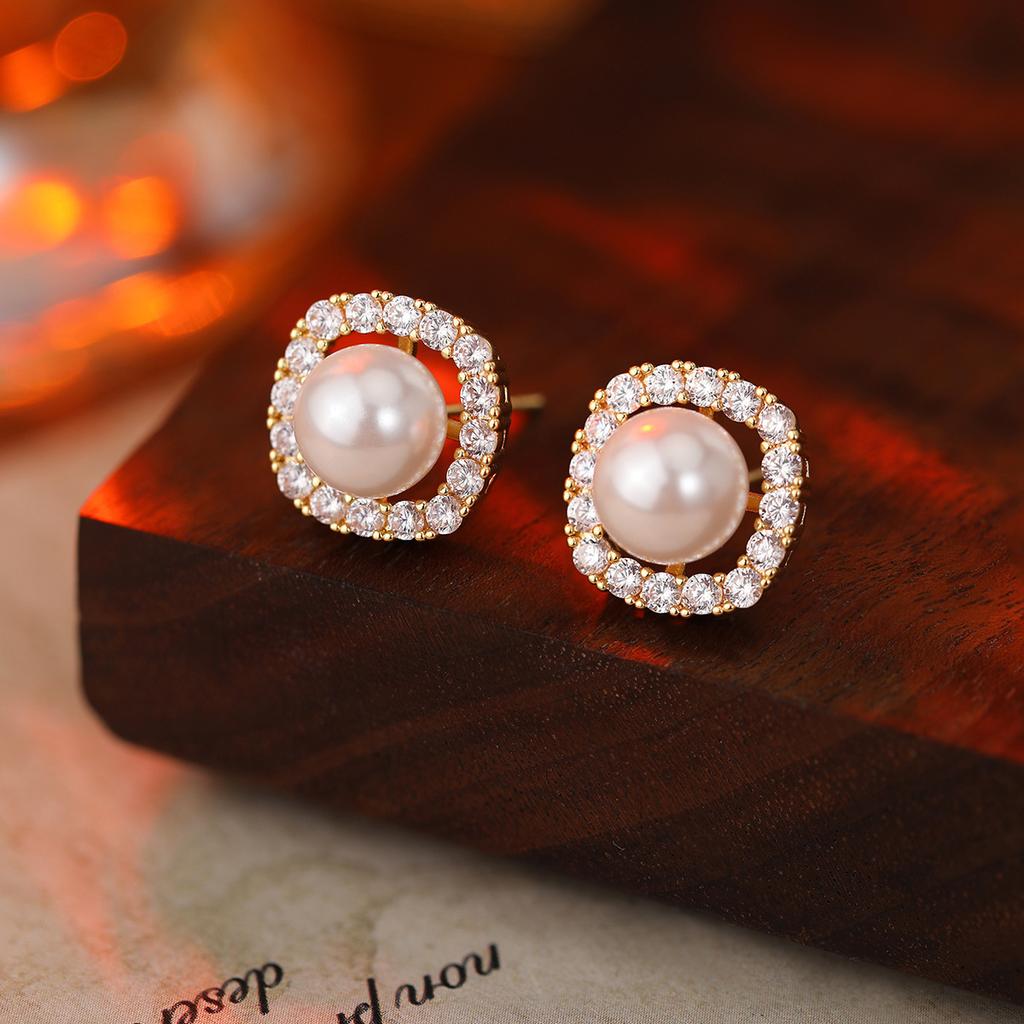 Premium Pearl Stud Earrings S925 Silver Needle Elegant Exquisite Earrings Retro Temperament Versatile Earrings