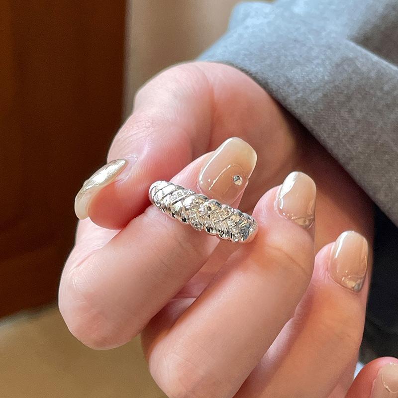 Vintage Palast Blumenring Diamantstil Leichter Luxus Premium Zeigefinger Schmuck