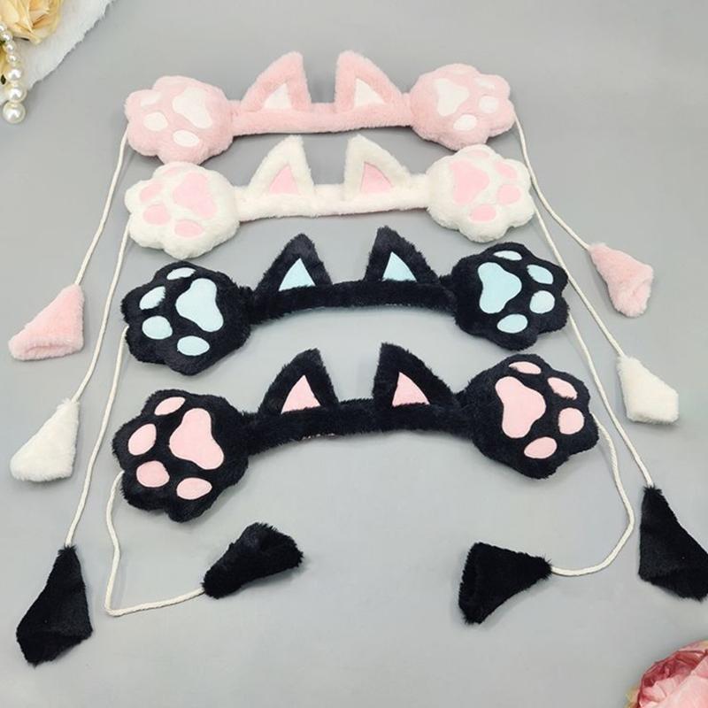 Soft Ear Covers In a Plush Cats Ear Headband with Paws Pad, Decorative Earmuffs for Casual Winter Outdoor, Daily Cold Weather Warmth