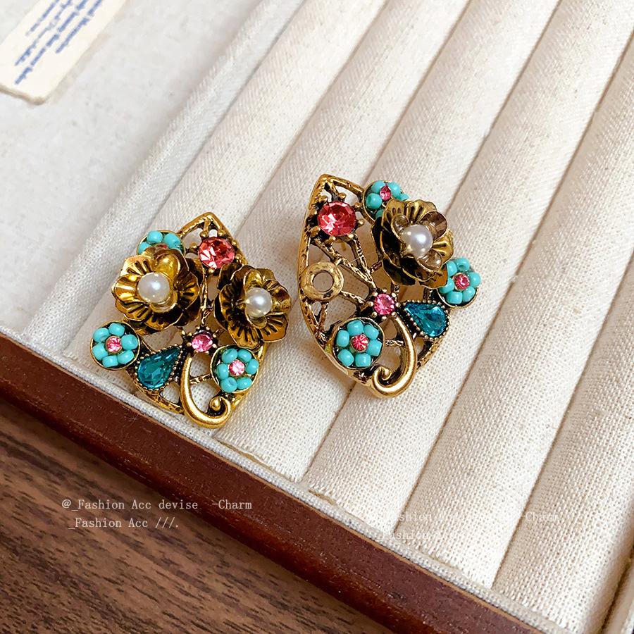 Silver Needle with Diamonds Colored Flower Pearl Stud Earrings Vintage Fashion Earrings Retro High Sense Earrings Women