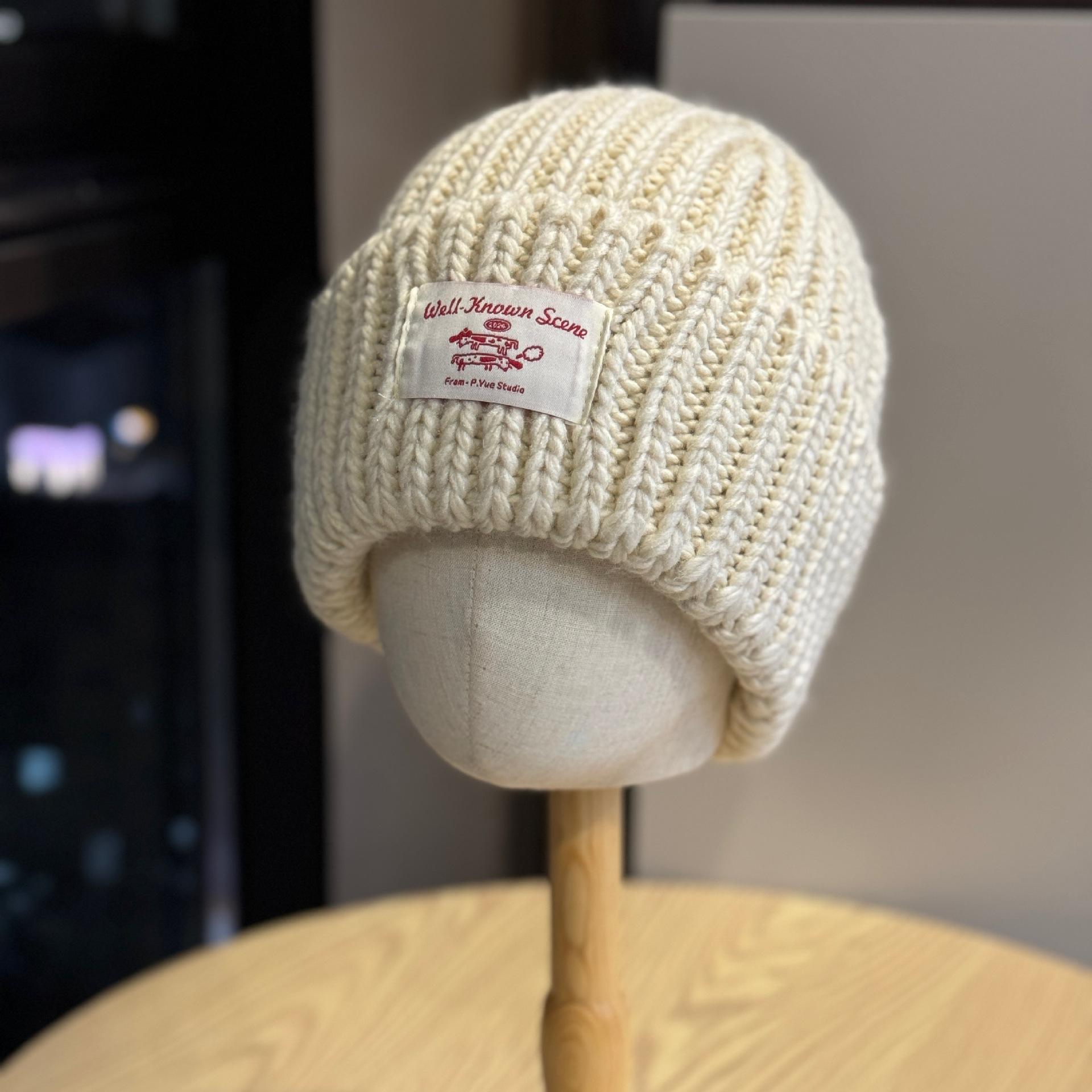 

New women s thick knitted wool hat for autumn and winter, versatile, large head circumference, black, loose, trendy, makes the face look smaller Adult54-60Average Size бежевый