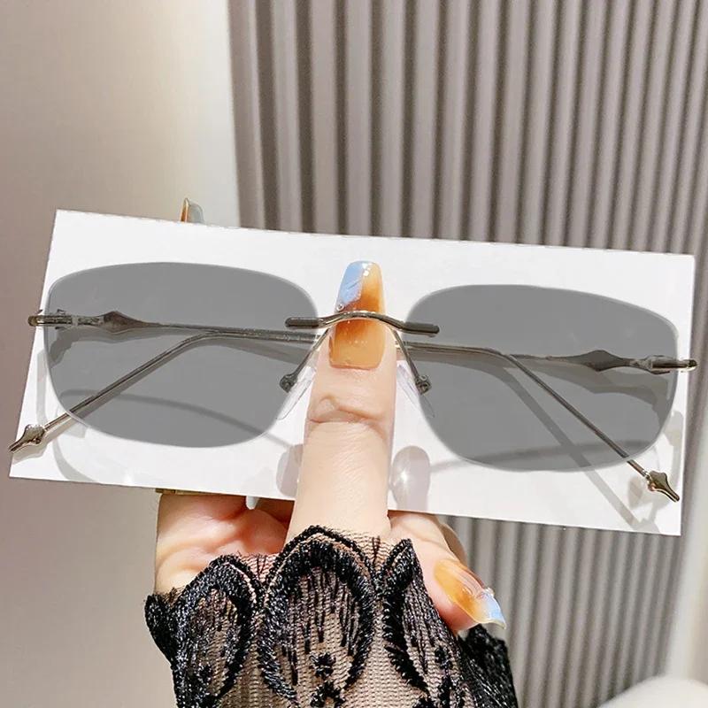 Fashionable And High-End Frameless Square Photochromic Myopia Glasses Anti Blue Light And Neutral Indoor And Outdoor Dual-Use