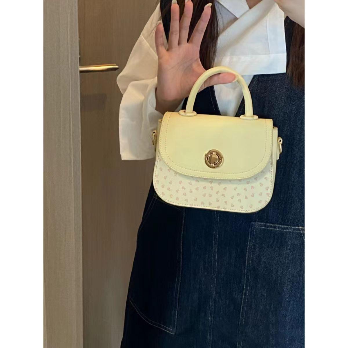 

Sweet Cute Yellow Handbag Women Floral Patchwork Large Capacity Saddle Bag Ladies Elegant Lightweight Versatile Crossbody Bags жовтий