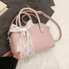 High sense women's bag 2025 new trendy fashion spring and summer niche design messenger bag popular portable pillow bag