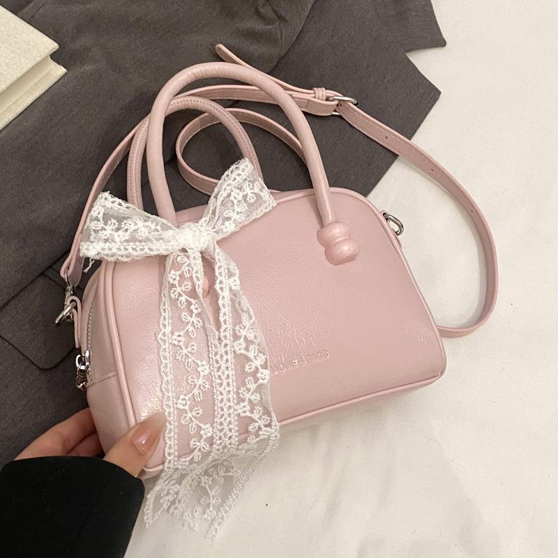 High sense women's bag 2025 new trendy fashion spring and summer niche design messenger bag popular portable pillow bag