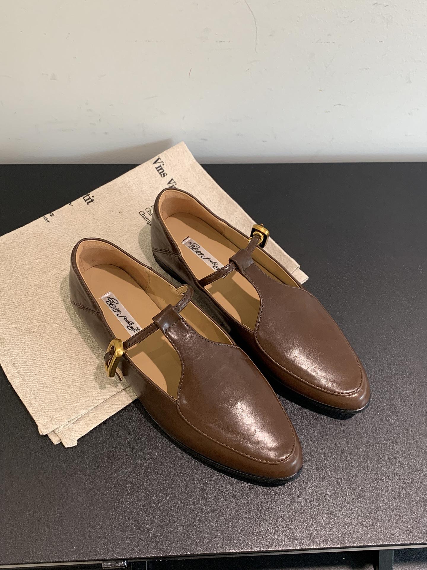 

Design sense retro flat bottom pointed black British small leather shoes women s autumn new versatile fashion Mary Jane single shoes 40