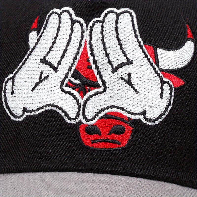 2pcs Embroidered Bullfighting Baseball Cap Scorpion Pendant Necklace Set of Fashion and Leisure Men's and Women's Versatile Sun Sports Duck Tongue Cap
