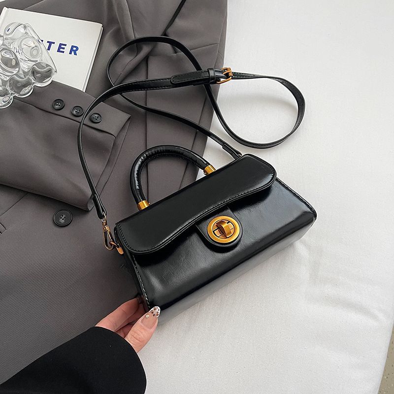 Осенне-зимняя высококачественная ретро-сумка из вощеной кожи женская 2025 новая универсальная осенне-зимняя сумка-мессенджер портативная маленькая квадратная сумка