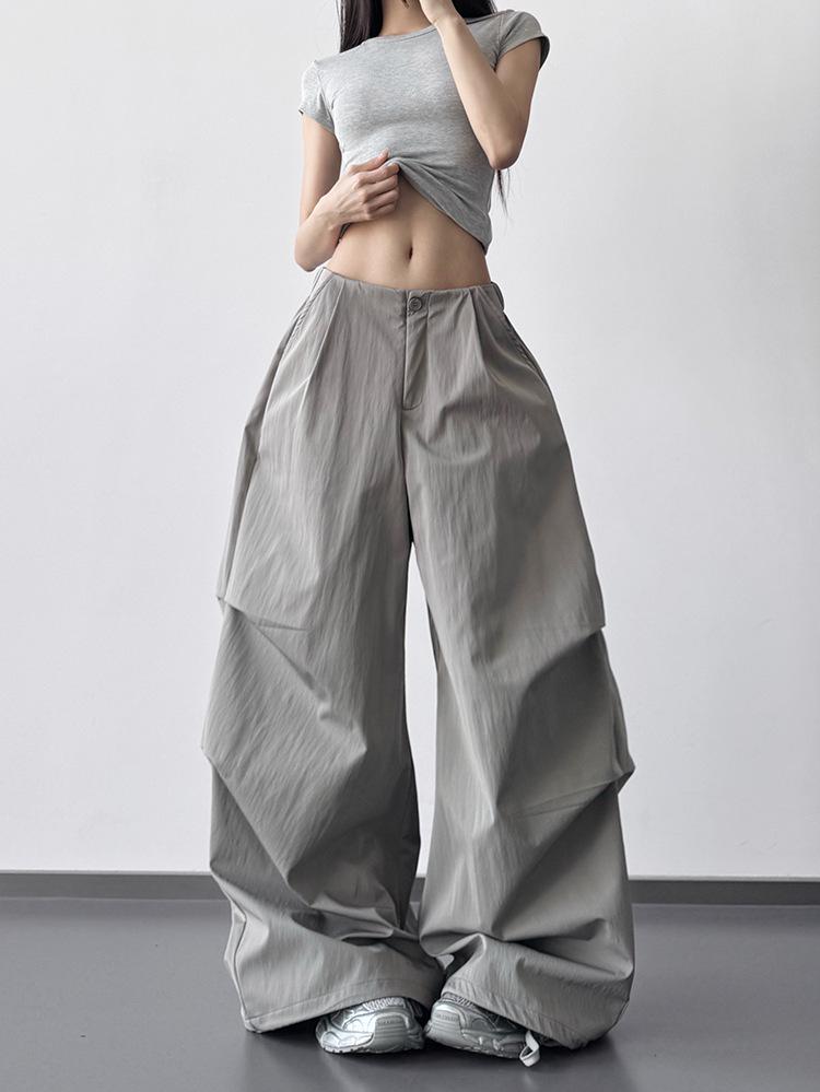 Frühjahr/Sommer 2026 High-Waist Weitbeinige Workwear-Hosen für große Frauen - Fließend, Figurschmeichelnd, Lässiges Design