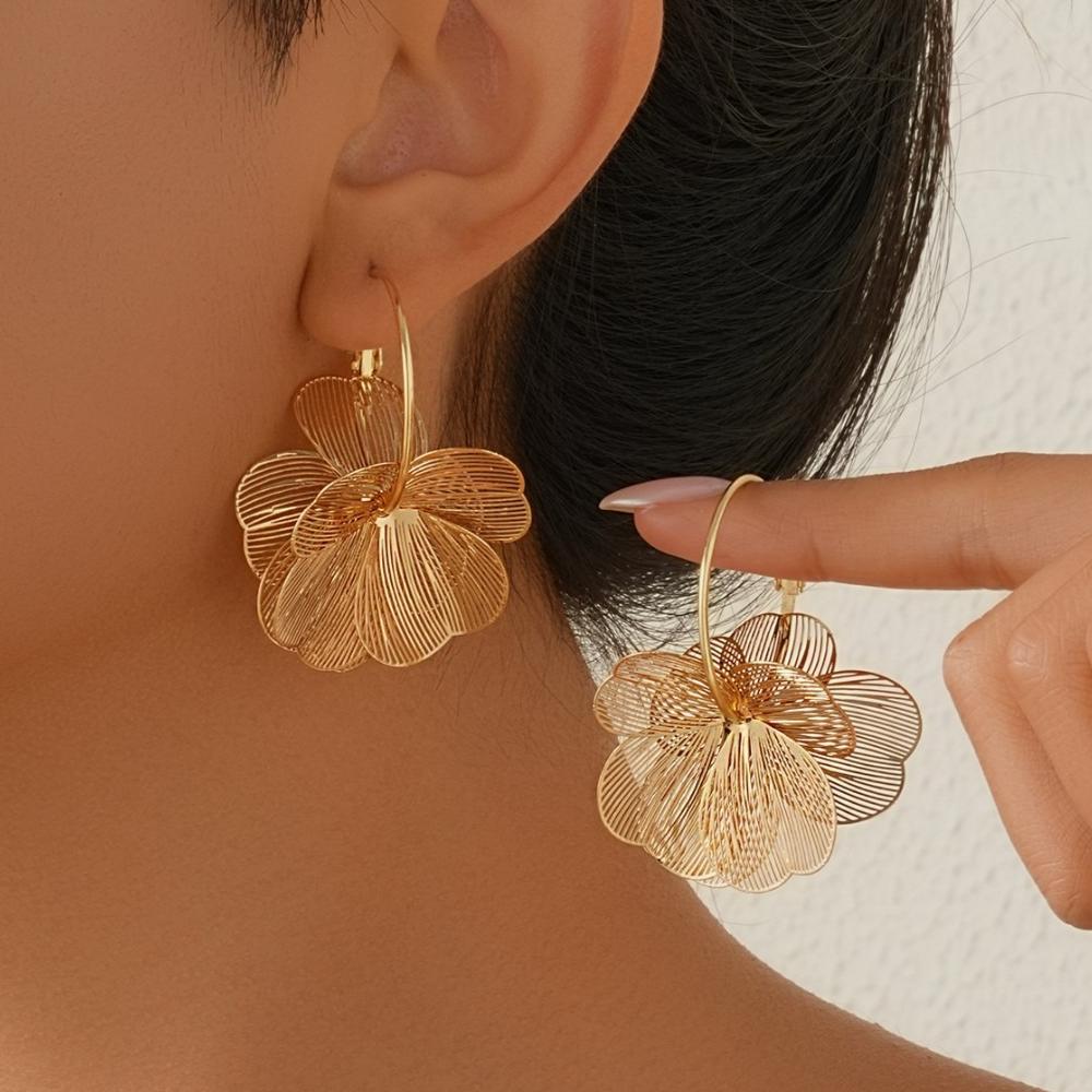 Vintage Golden Double-Layer Hollow Flower Hoop Earrings For Women Fashion Geometric Dangle Drop Earrings Daily Wear Jewelry