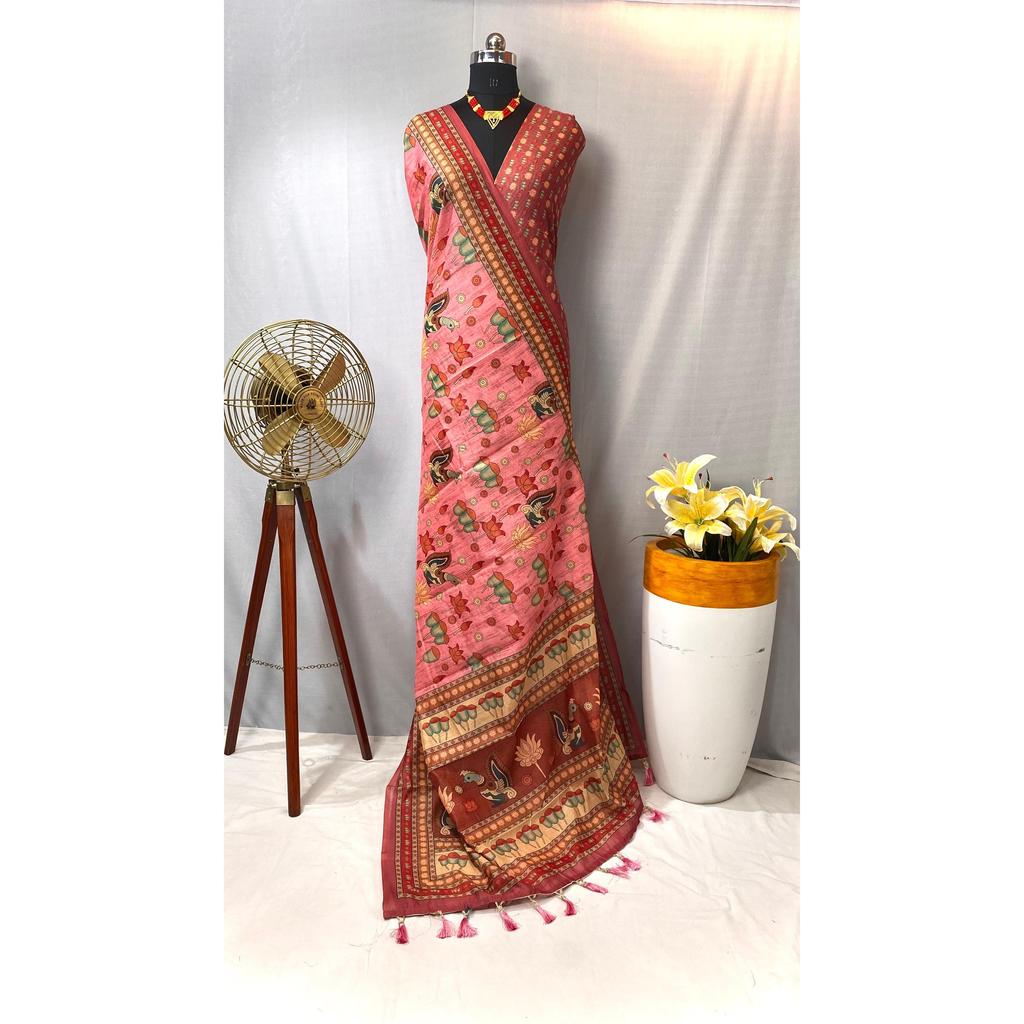 Ren malai bomullssari med stor kant, digitalt trykkkonsept med elegante kalamkari-mønstre, med kontrastfarget stor pallu med dusker festet