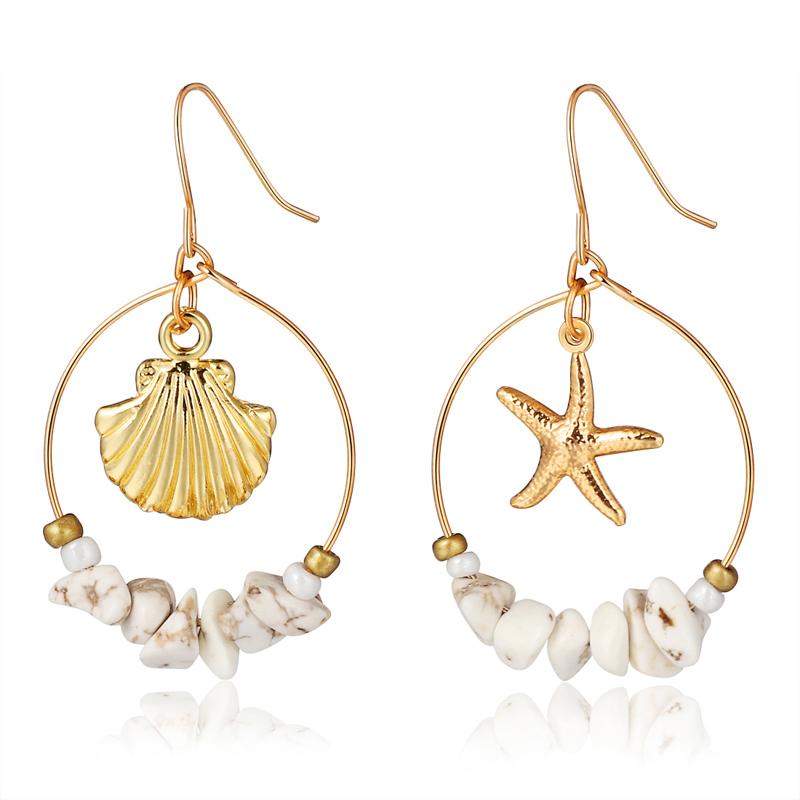 Pendientes de concha marina Zoshi para mujer, color dorado, modernos pendientes colgantes de concha de cauri de metal, joyería de playa de verano.