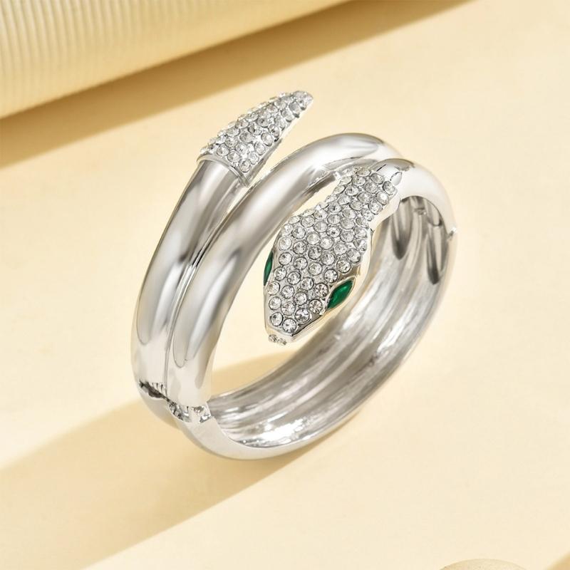 Minimalist Alloy Bracelet for Women Elegant Design Wristband Accessory Perfect for Any Occasion and Enhancing Style