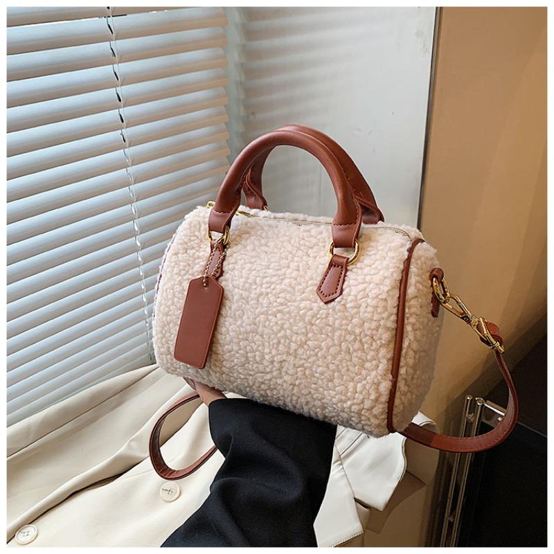 

Осень и зима новая нишевая сумка женская плюшевая сумка-подушка повседневная портативная на плечо сумка-мессенджер коричневый