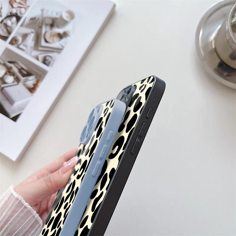 Hülle aus gehärtetem Glas für iPhone 15 Pro Max Funda iPhone 11 13 14 15 12 XR 7 8 Plus X Xs 13pro 15pro Leopard-Print-Hülle Coque